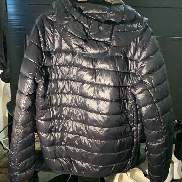 Tommy Hilfiger Packable Jacket. - Picture 6 of 6